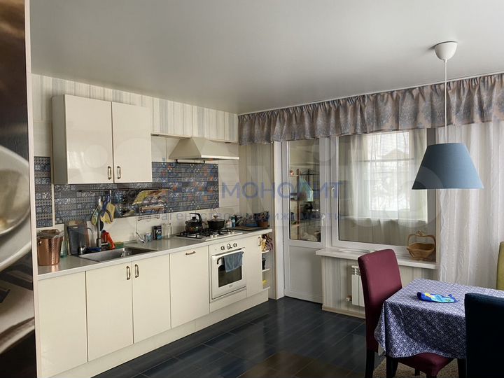 Дом 211 м² на участке 15 сот.