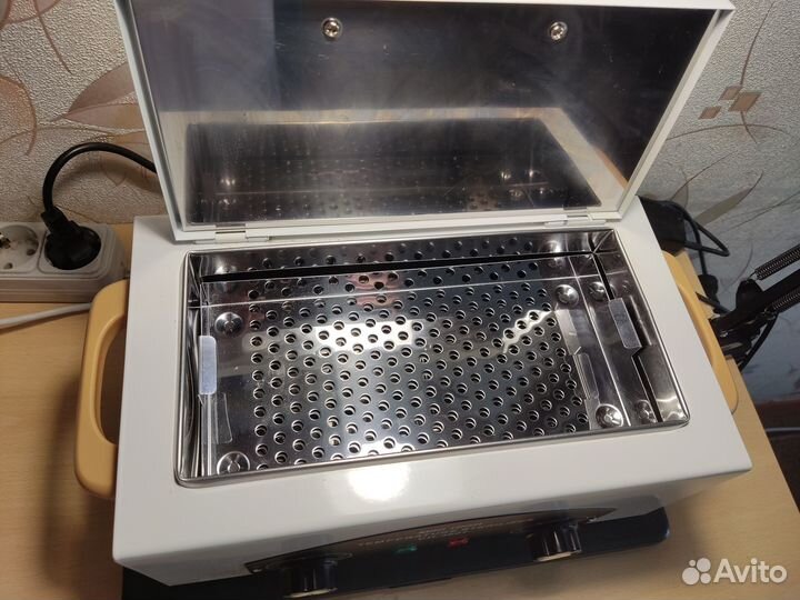 Шкаф сухожаровой и контейнер для стерилизации