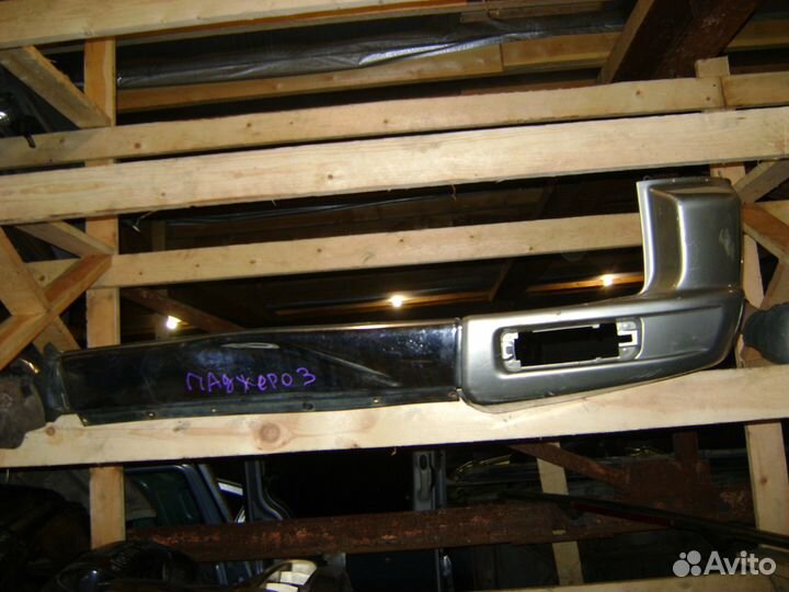 Бампер задний Mitsubishi Pajero 3 Montero 3