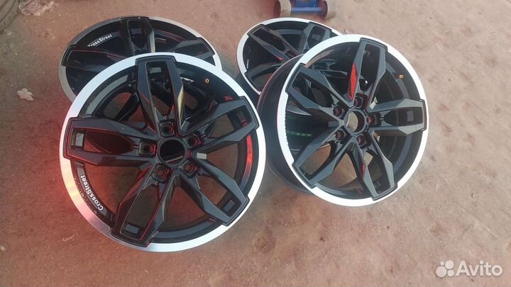 R17 Диски TG Rasing 5/114.3. цо 67.1