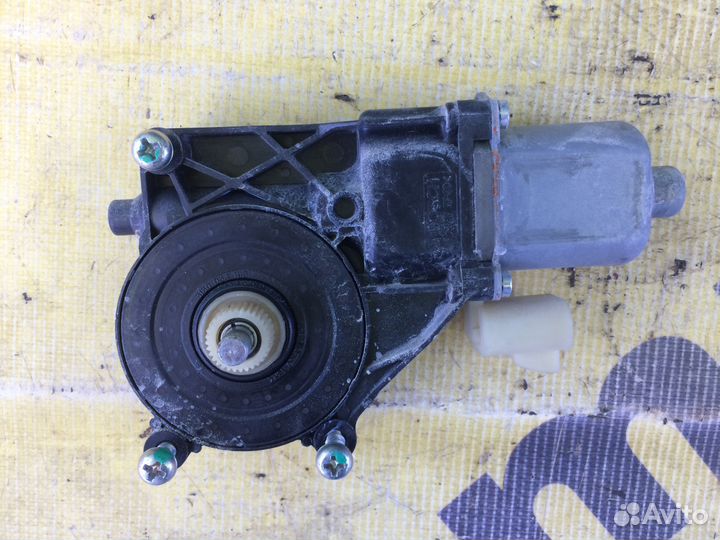 Моторчик стеклоп. правый передний Chevrolet Cruze