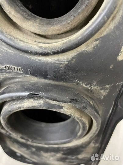 Пыльник кулисы кпп Toyota Hilux