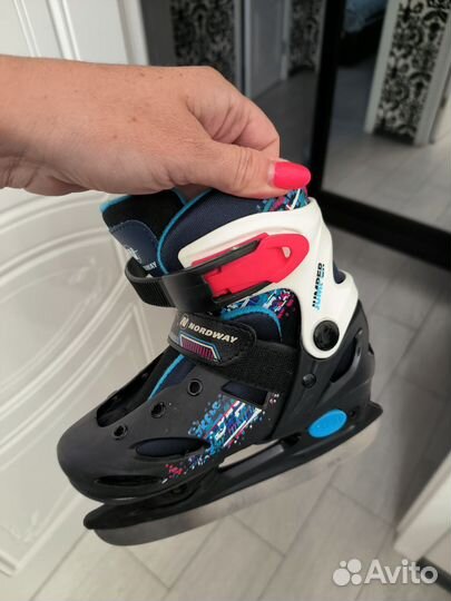 Коньки хоккейные