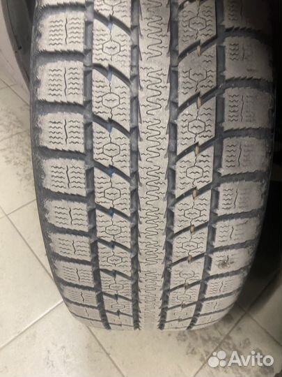 Toyo Observe GSi-5 235/55 R18