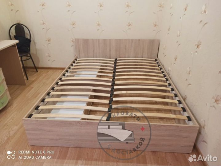Кровать