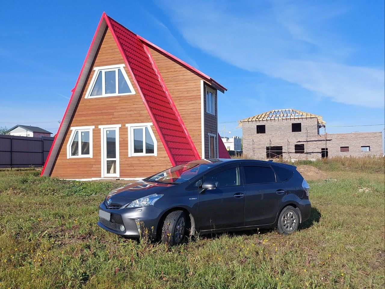 Toyota Prius Alpha: фото владельца