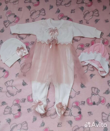 Комплект на выписку для девочки
