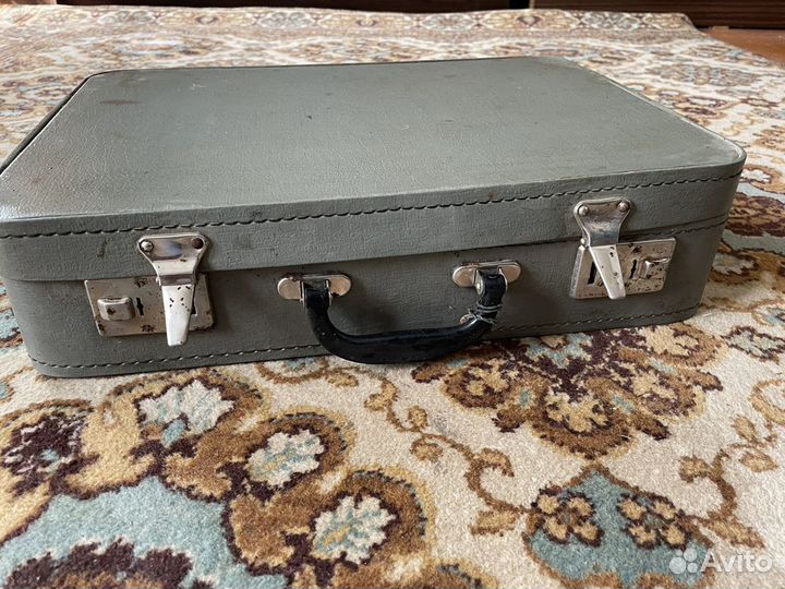 Чемодан ретро для интерьера