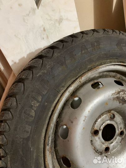 Колеса Б/У зимние шипованные