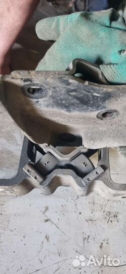 Опора (подушка) двигателя Renault Logan 1