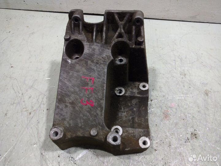 Кронштейн компрессора кондиционера Ford Focus 3