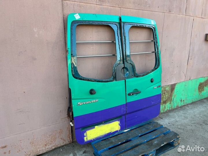 Дверь задняя правая Mercedes Sprinter W906