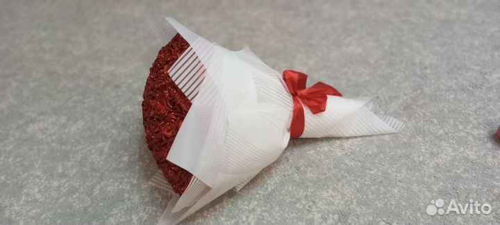 Блестящие розы из атласных лент