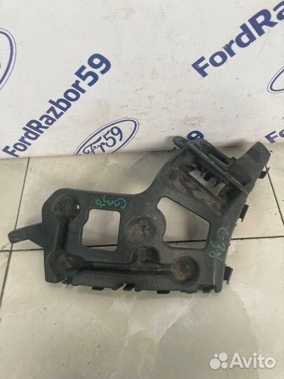 Кронштейн бампера задний правый Renault Captur J5