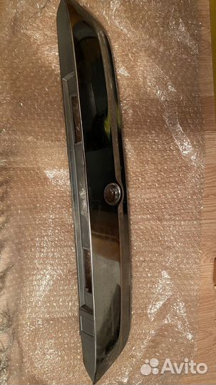 Накладка крышки багажника Nissan Terrano D10