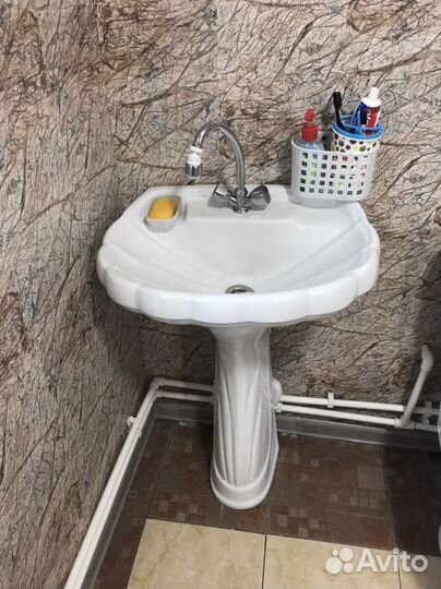 Раковина с пьедесталом