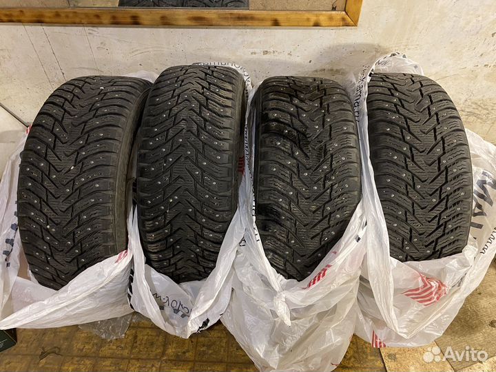 Nokian Tyres Hakkapeliitta 8 SUV 235/55 R17 103T