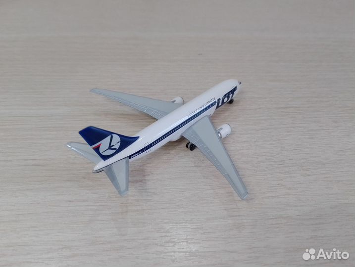 Самолёт в коробке. Boeing 767-200 