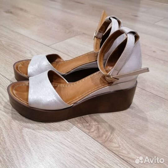 Босоножки 38 р. б/у