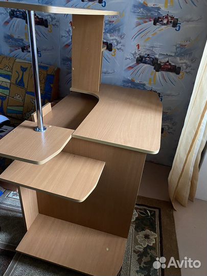 Компьютерный стол