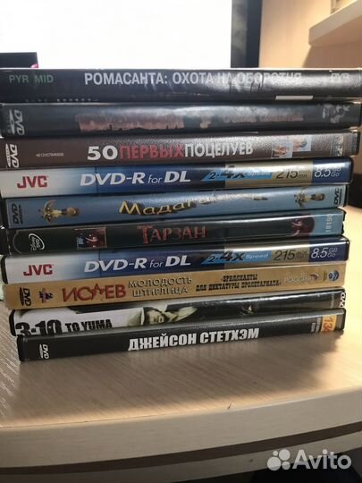 DVD диски с фильмами и мультфильмами
