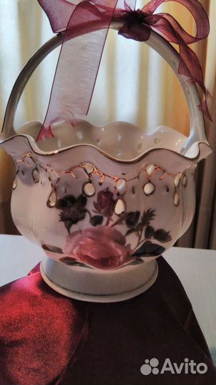 Конфетница фарфоровая