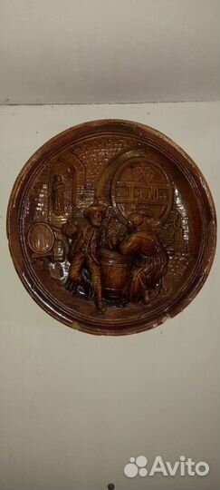 Настенная тарелка