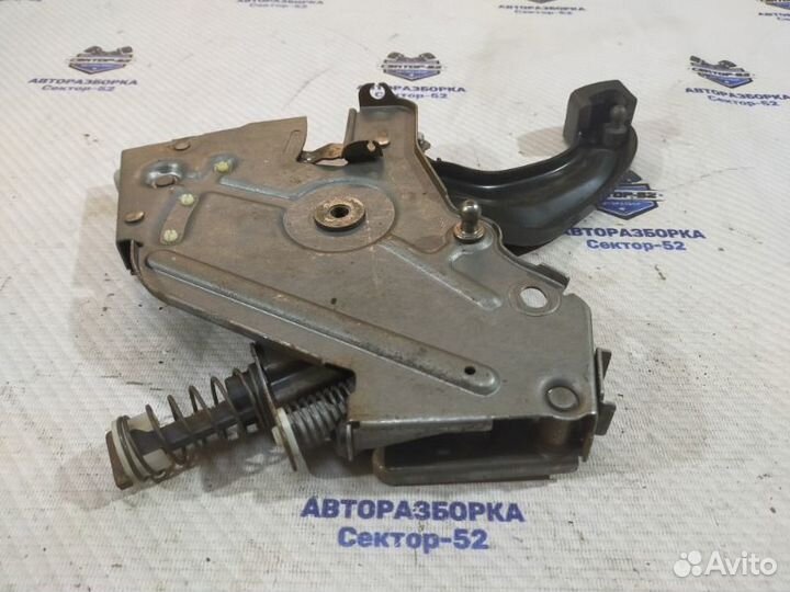 Педаль ручного тормоза Volkswagen Touareg 1