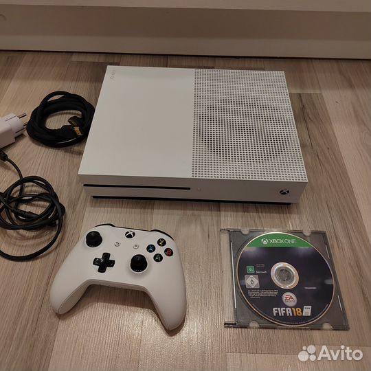 Xbox One S, 1TB, игры