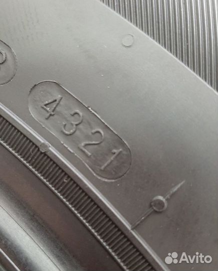 Michelin Agilis 51 215/65 R16 106T