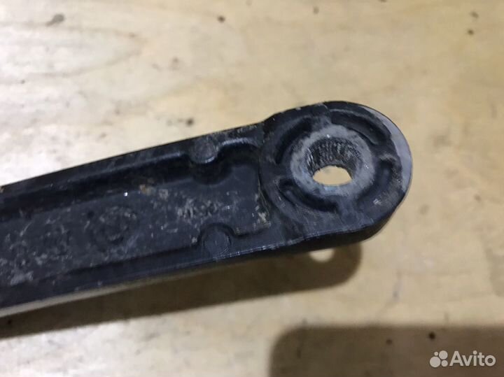 Поводок дворников с щеткой Skoda Octavia