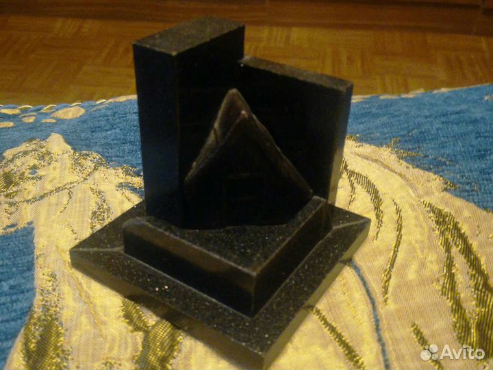 Шалаш Ленина-ссср высота 7см ширина-6.7см