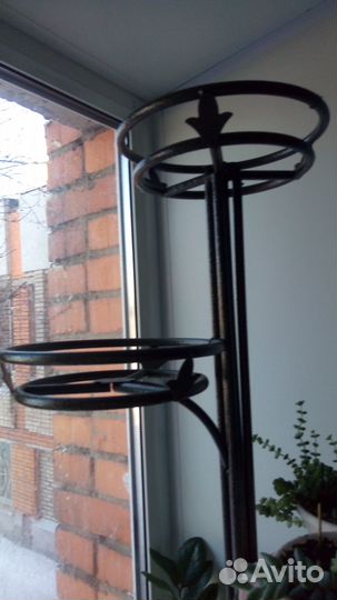 Подставка для цветов напольная металлическая