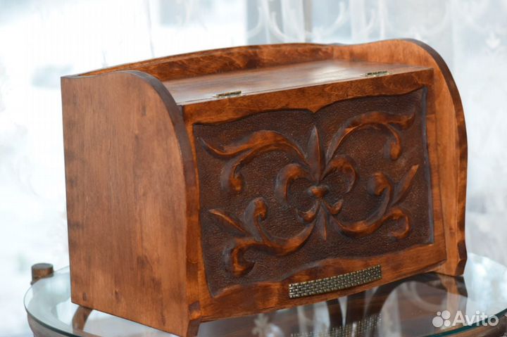 Хлебница резная