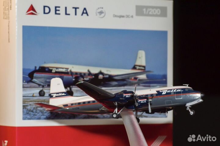 Масштабная модель самолёта 1/200 Douglas DC-6