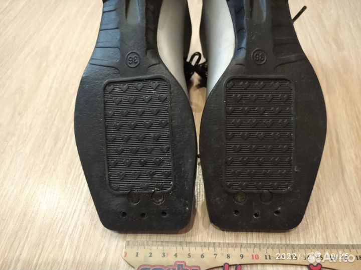 Лыжные ботинки