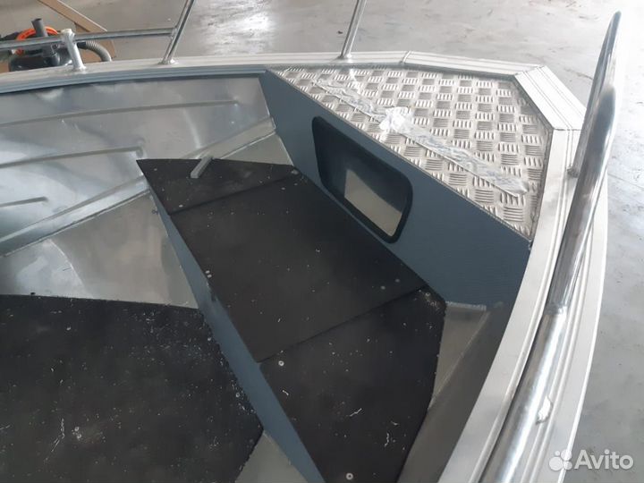 Моторная лодка Orionbot 46 Fish