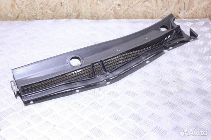 Жабо Subaru Tribeca B9