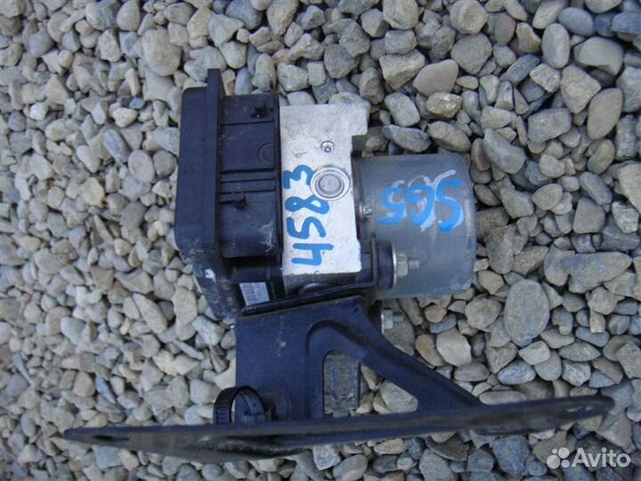 Блок abs Subaru Forester SG5 2006