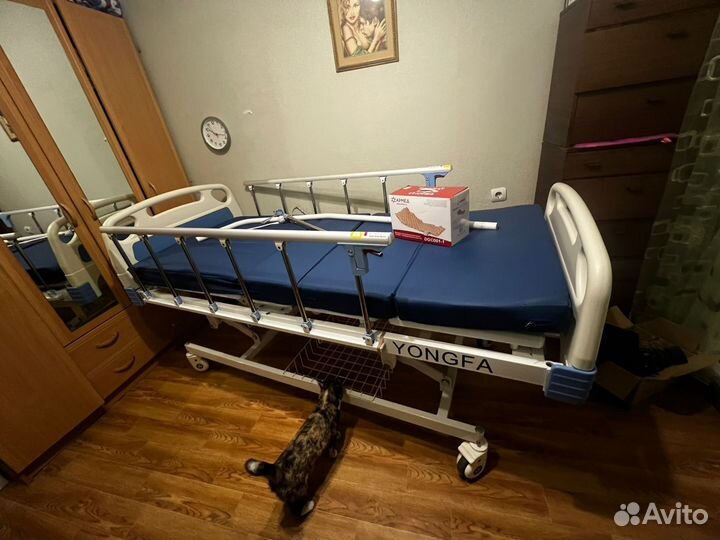 Медицинская кровать