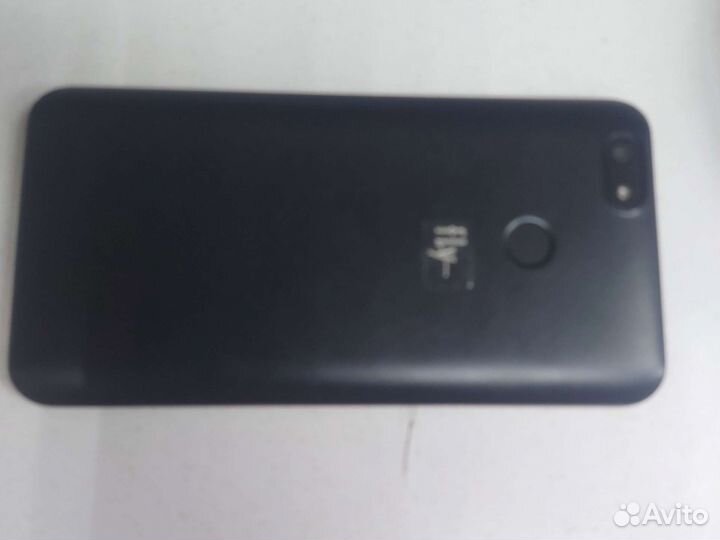 Телефон fly FS512