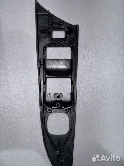 Обшивка передняя левая mazda 3 bk