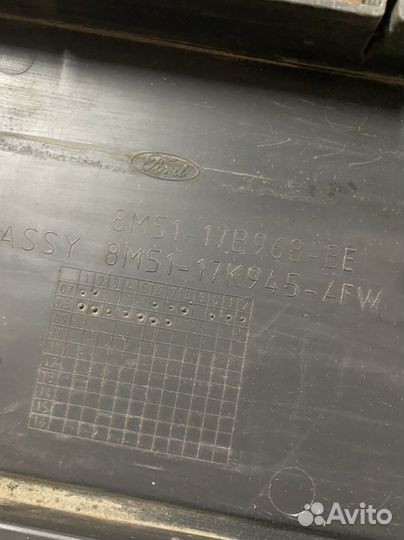 Решетка в бампер центральная, Ford Focus II