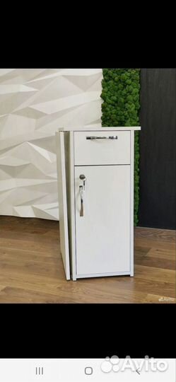 Маникюрный стол