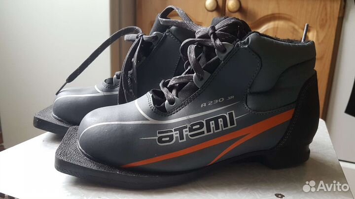 Лыжные ботинки atemi детские 33 размер