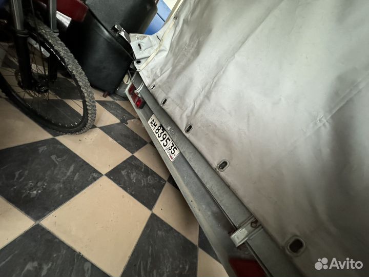 Прицеп легковой бу одноосный широкий