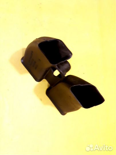 Воздуховод левый задний BMW 5 Series E60 E61 2003