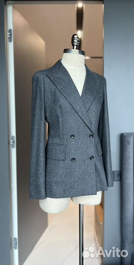 Шерстяной костюм женский с юбкой серый MaxMara