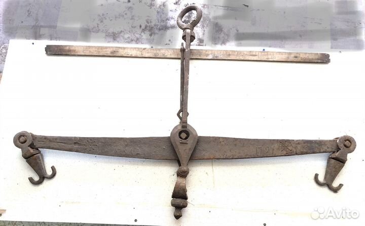 Старинные (1791 г) весы ручной работы