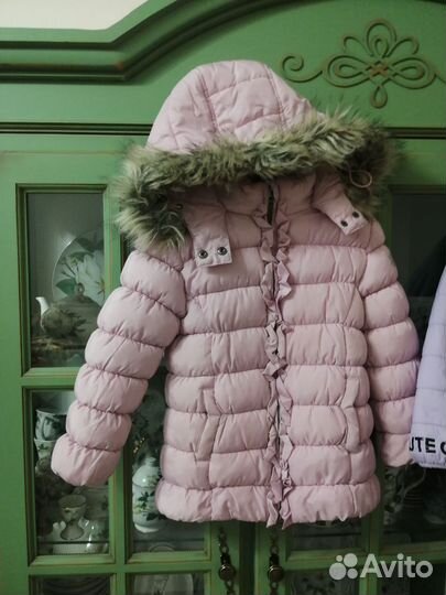 Куртки зимняя и демисезонная длядевочки 4-5 лет